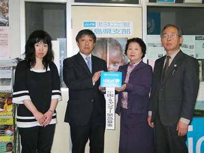 福島県支部にて田母神さん（左端）佐藤さん（左から2人目）