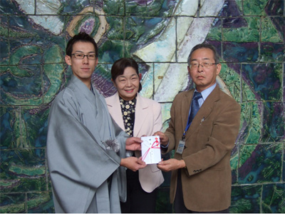 写真（左から）花柳純郎様、船城喜美子様、菅田俊雄
