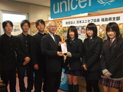 写真（左から）渡邉さん、永山さん、逸見さん、佐藤常務理事、長谷川代表、伊藤さん、高橋さん